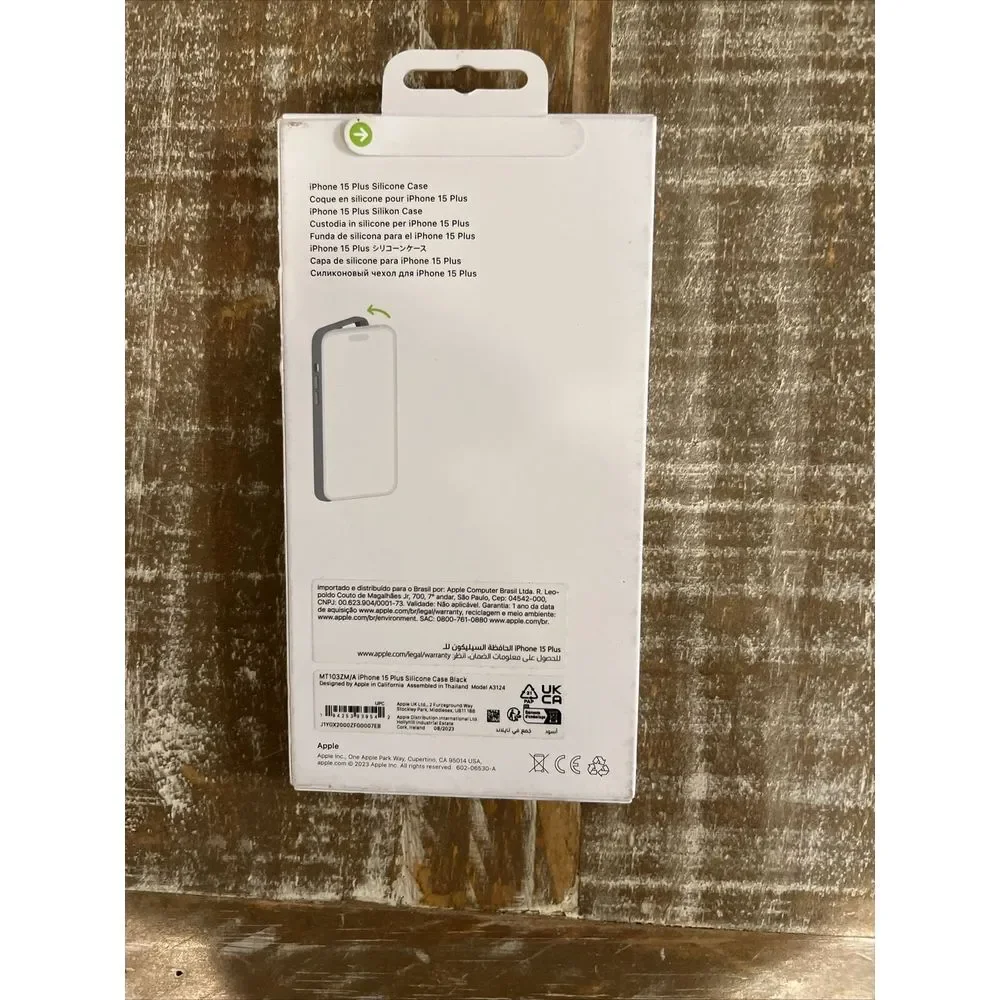 Apple Silicone Case with MagSafe for iPhone 15 Plus - Black‎